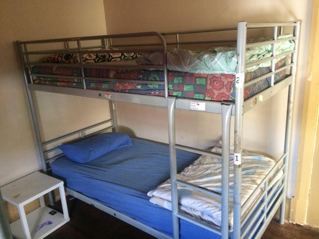 Planet Inn Backpackers Перт Экстерьер фото
