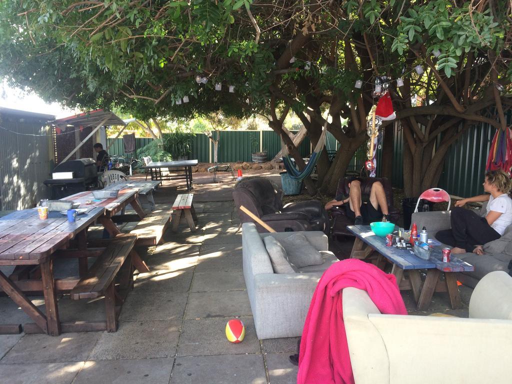Planet Inn Backpackers Перт Экстерьер фото